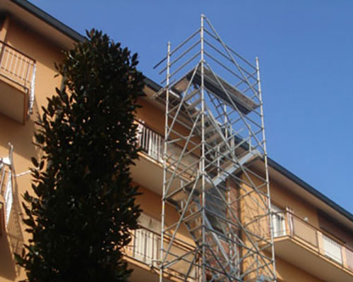 Noleggio scale a torre