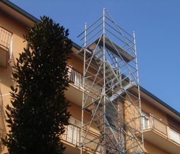 Noleggio scale a torre