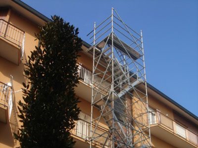 Noleggio scale a torre