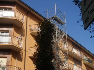 Noleggio scale a torre